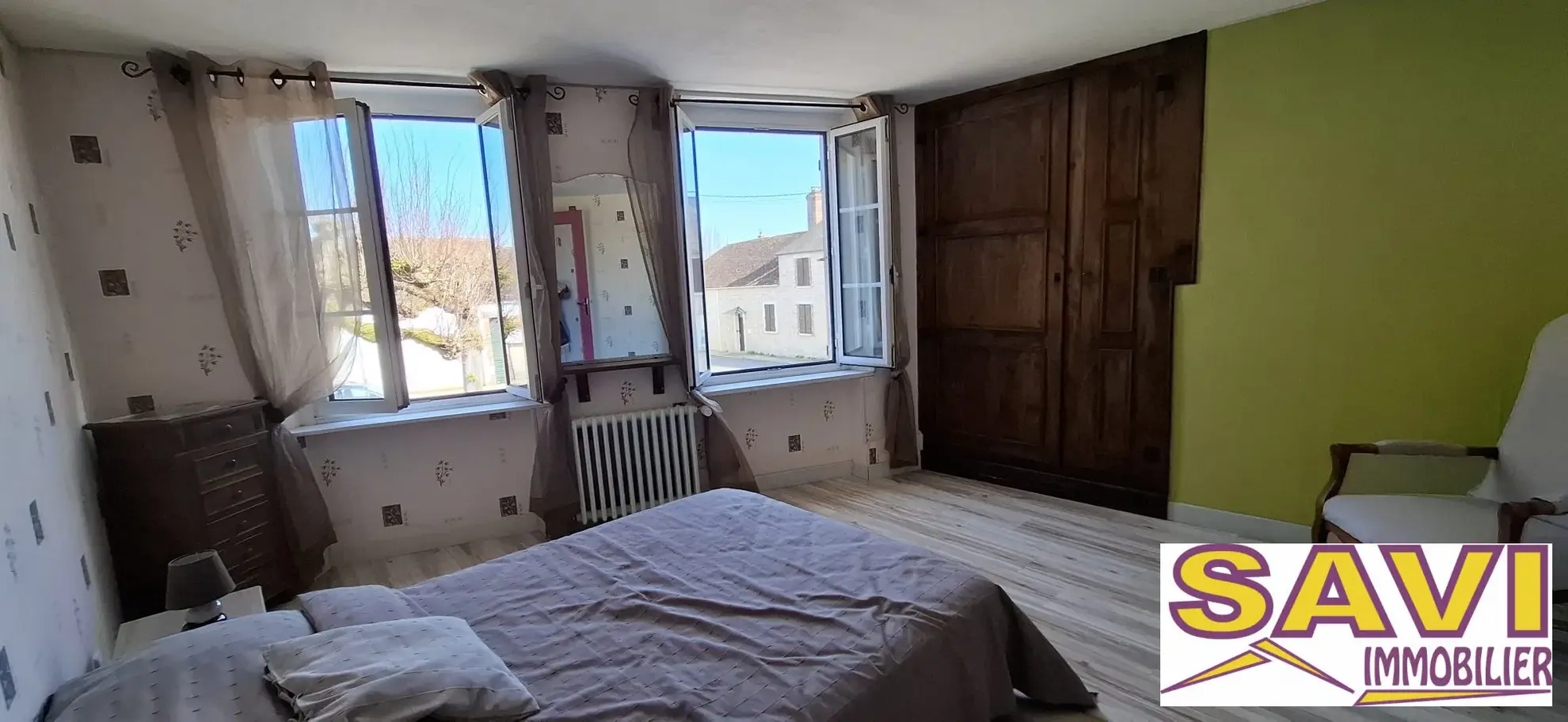 Maison de bourg avec 5 chambres et jardin à Bransles (77) 