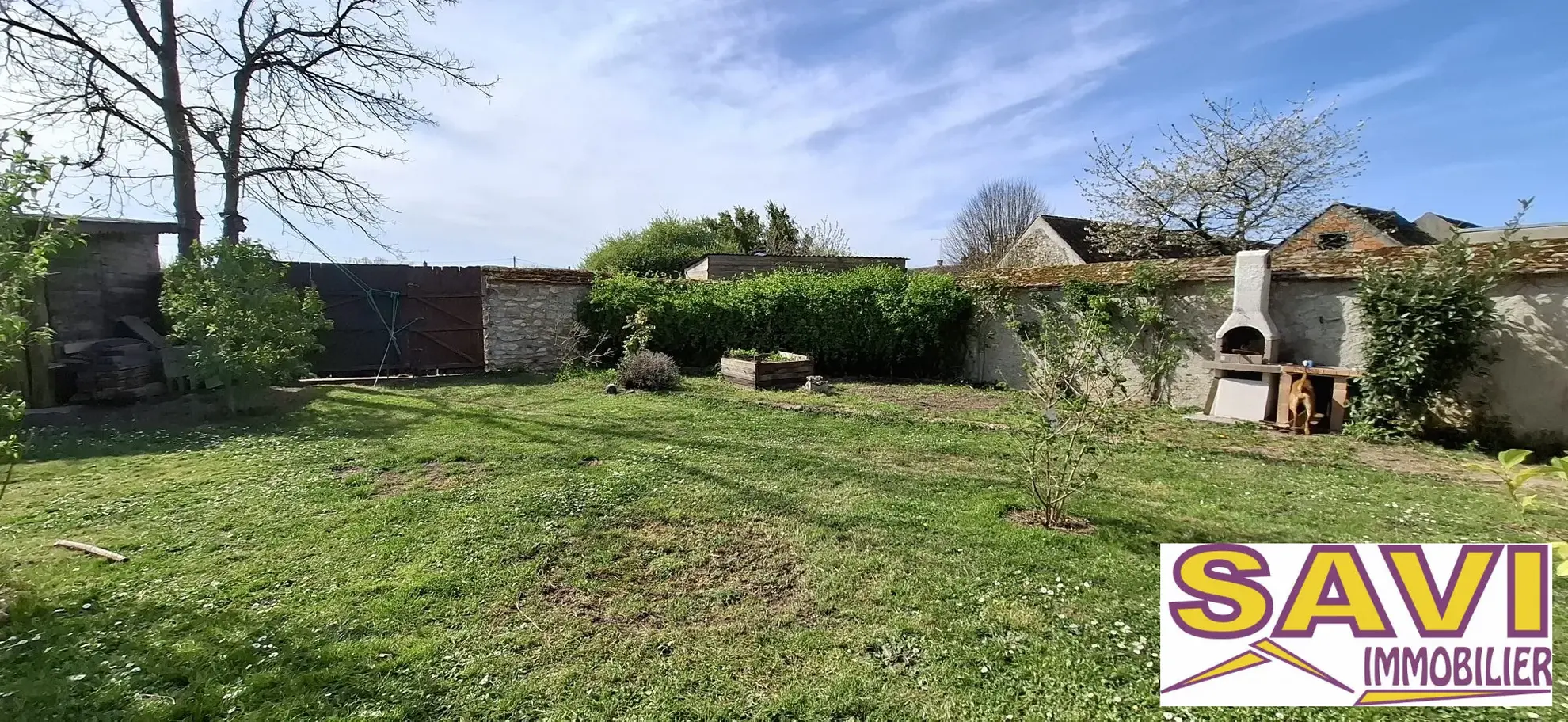 Maison de bourg avec 5 chambres et jardin à Bransles (77) 