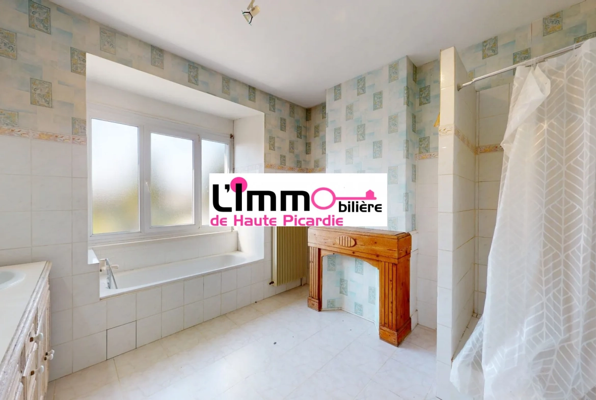 Maison familiale à vendre à Chaulnes - 156 m² avec terrain de 1253 m² 