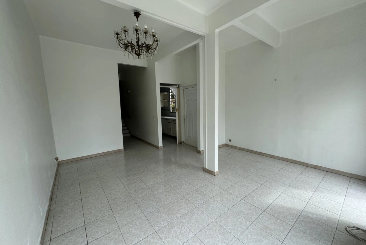 Maison T4 à vendre à Fort-de-France avec vue sur la Baie 