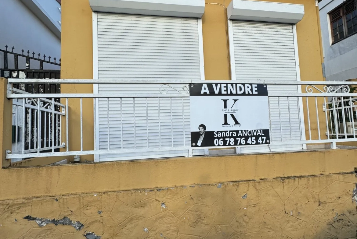 Maison T4 à vendre à Fort-de-France avec vue sur la Baie 