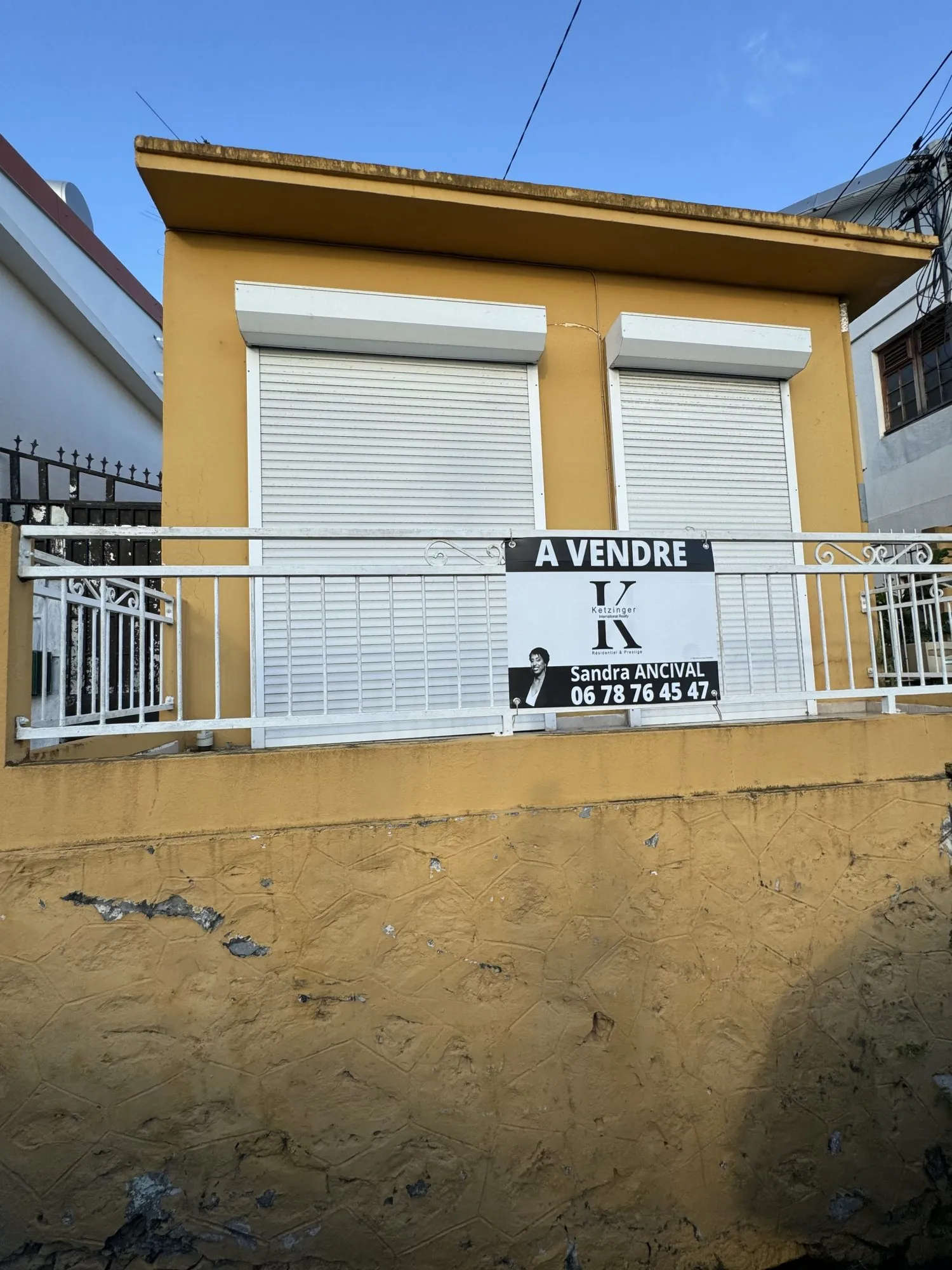 Maison T4 à vendre à Fort-de-France avec vue sur la Baie 