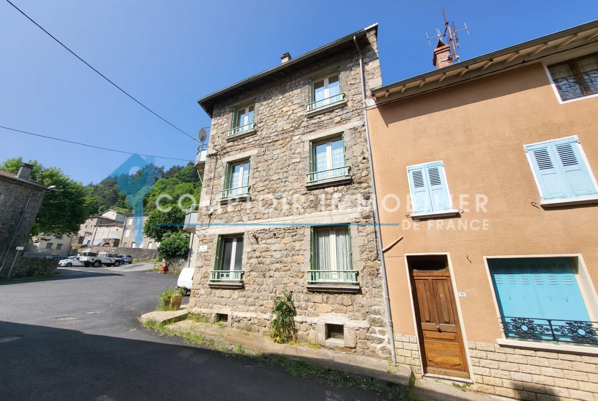 Maison de village T5 de 99 m² en Ardèche, ambiance nature et tranquillité 