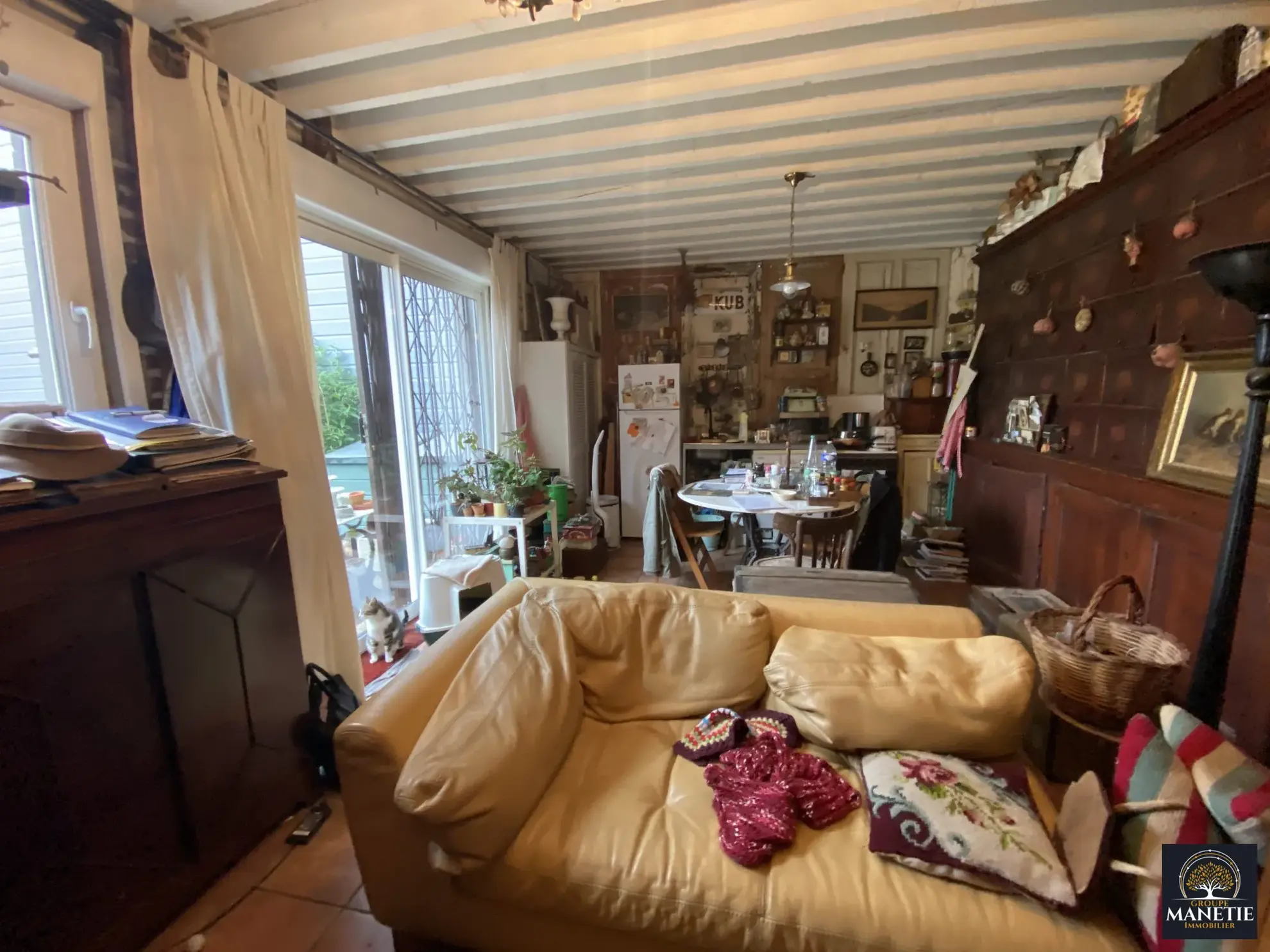 Maison atypique à vendre au centre de Saint-Laurent-Blangy avec terrasse et potentiel de rénovation 