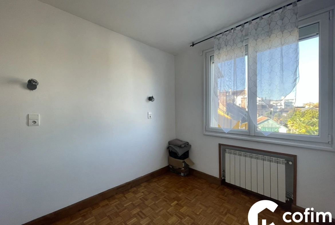 Appartement T3/T4 à vendre au cœur de Tarbes avec loggia, cave et garage sécurisé 