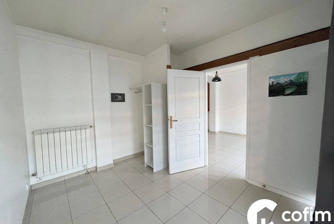 Appartement T3/T4 à vendre au cœur de Tarbes avec loggia, cave et garage sécurisé 