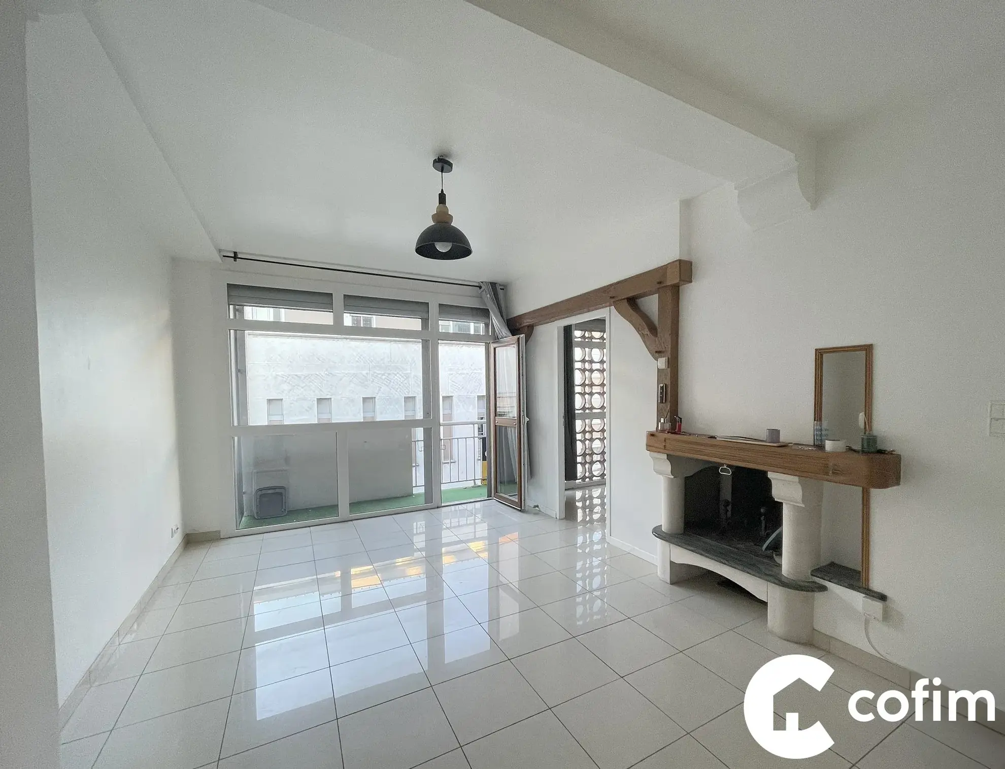 Appartement T3/T4 à vendre au cœur de Tarbes avec loggia, cave et garage sécurisé 