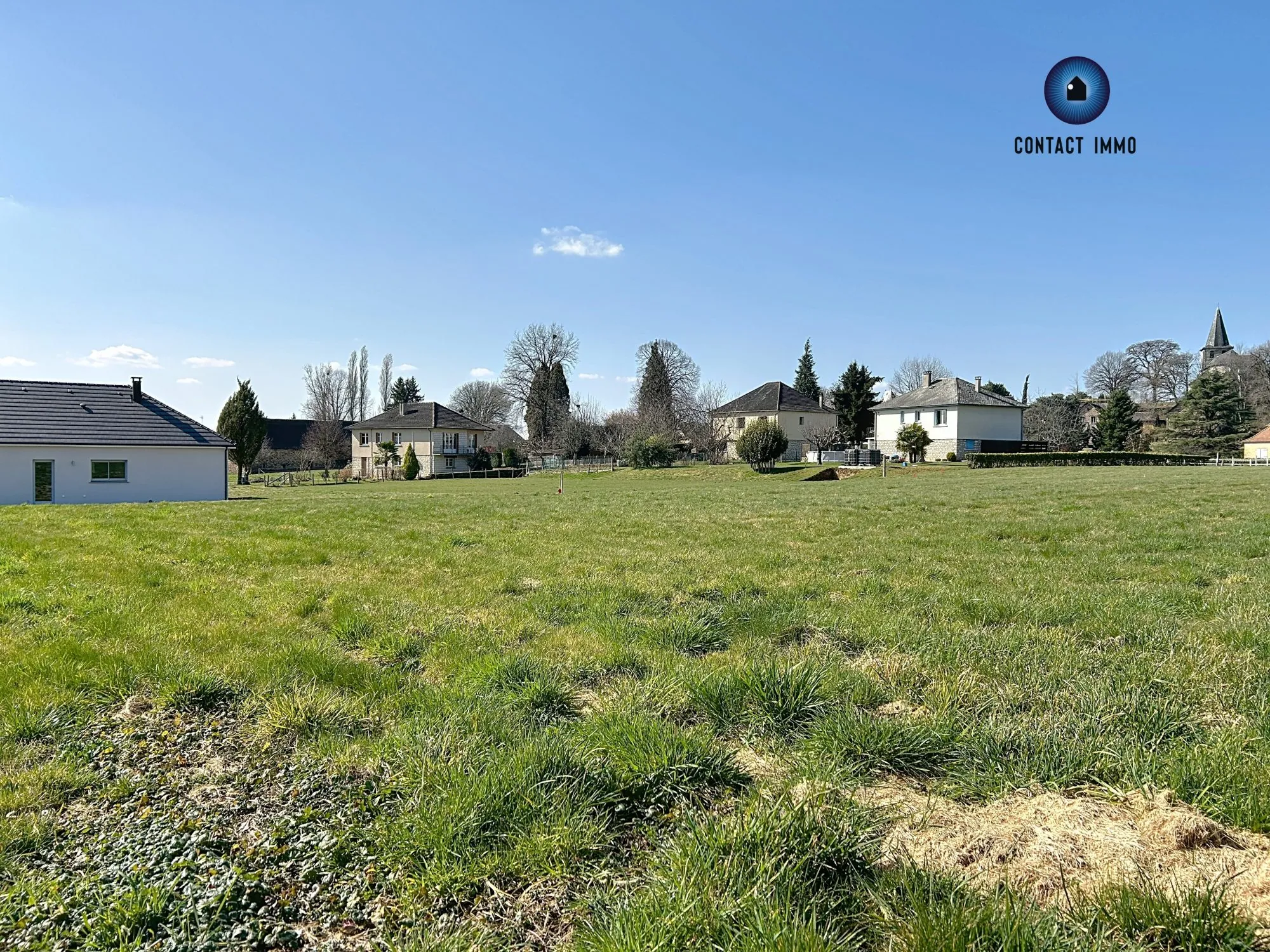 Terrain constructible de 1800 m² à Sadroc, proche Brive 