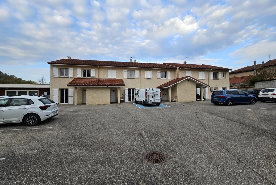 Maison mitoyenne T5 de 99 m² avec extérieur en plein centre de Champier 