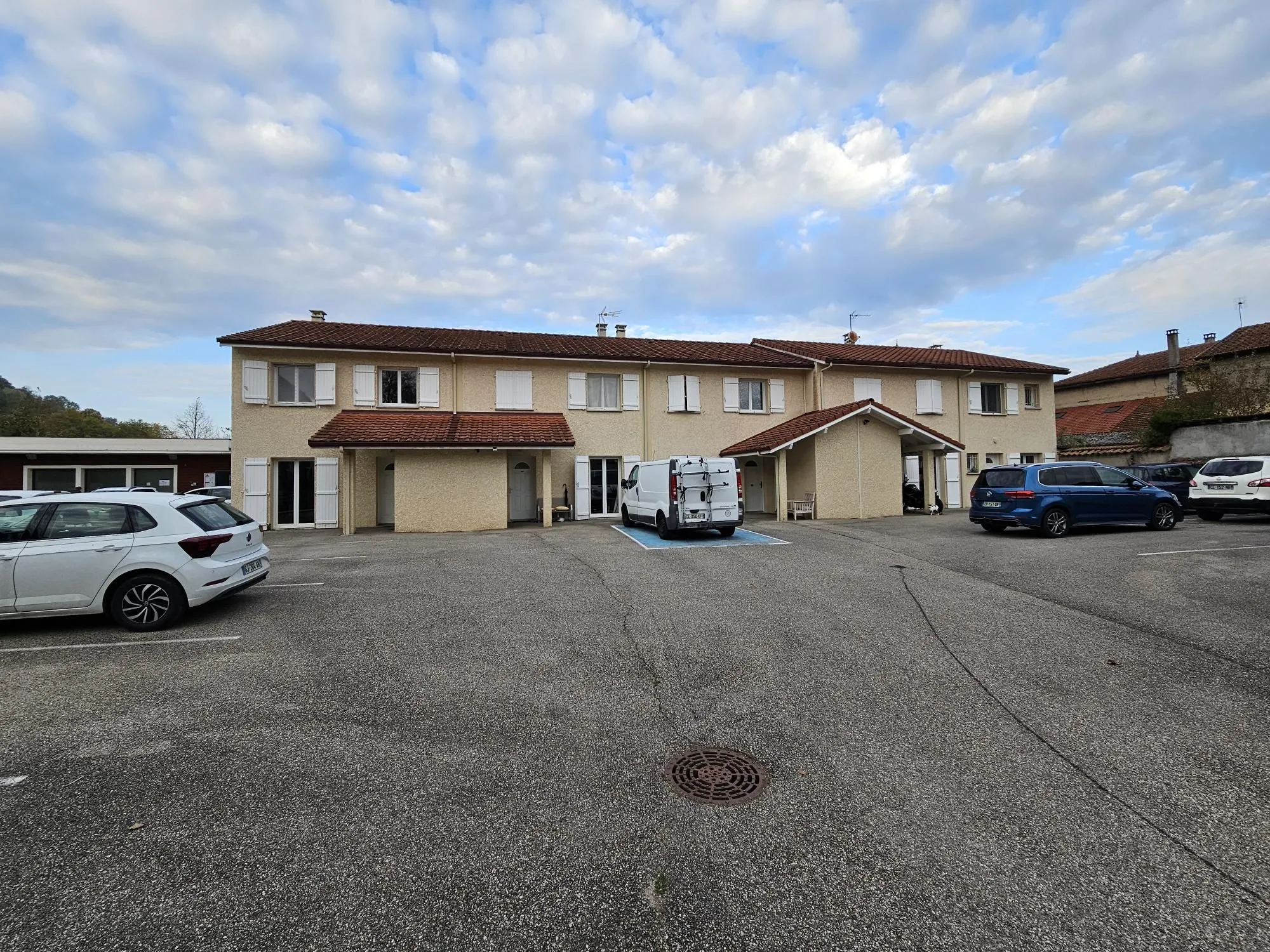 Maison mitoyenne T5 de 99 m² avec extérieur en plein centre de Champier 
