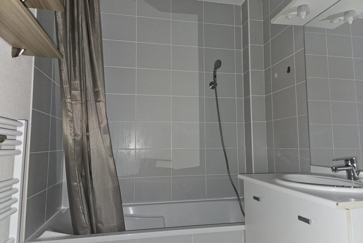 Maison mitoyenne T5 de 99 m² avec extérieur en plein centre de Champier 