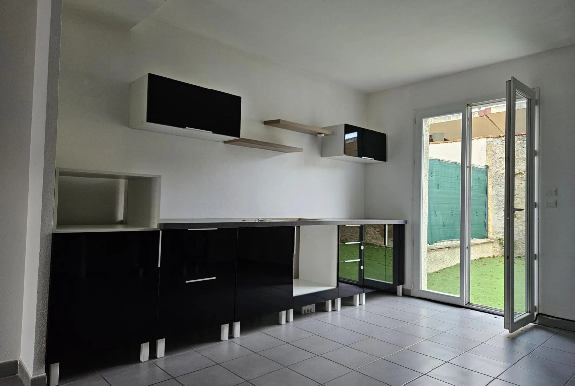 Maison mitoyenne T5 de 99 m² avec extérieur en plein centre de Champier 