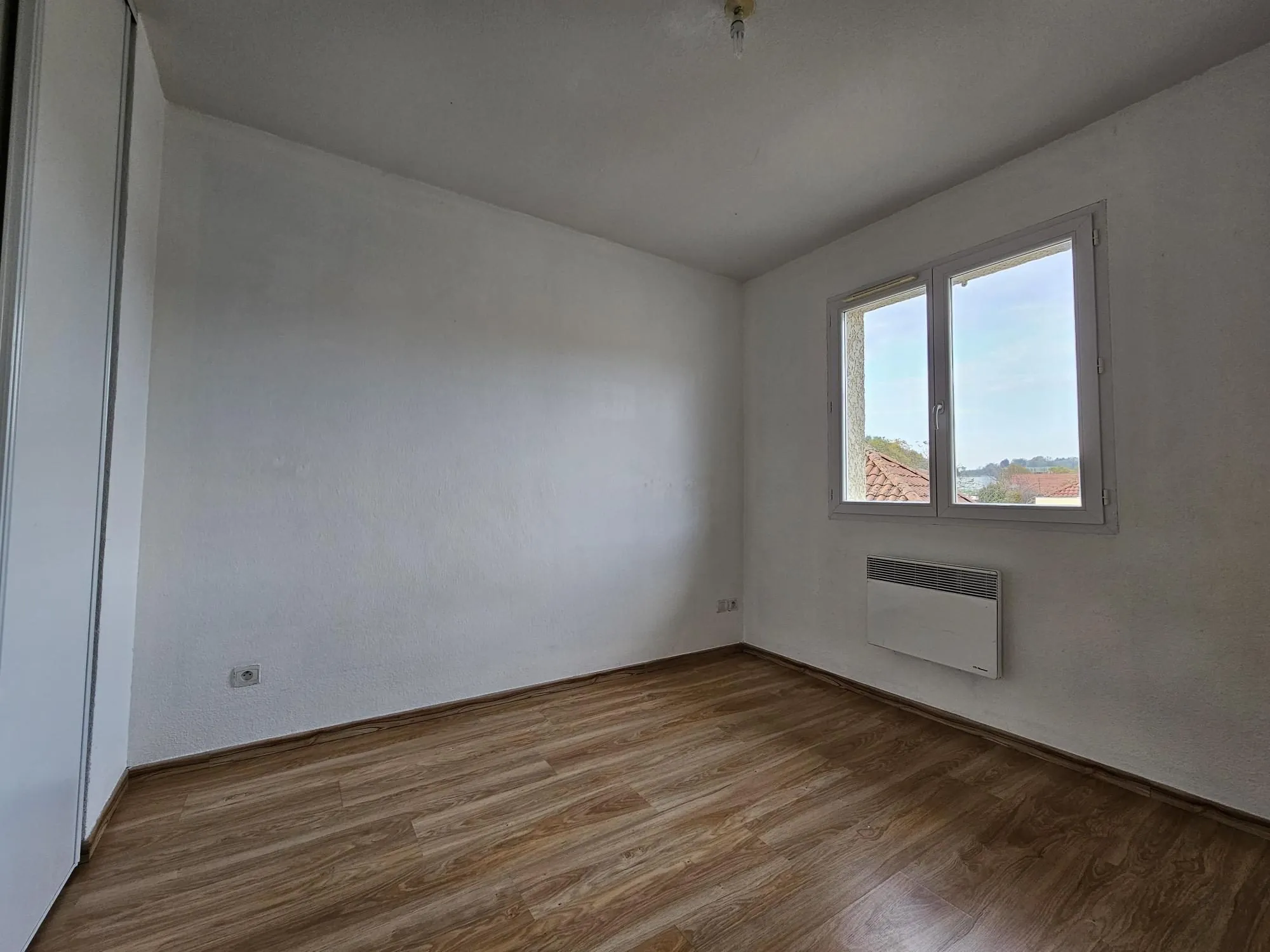 Maison mitoyenne T5 de 99 m² avec extérieur en plein centre de Champier 