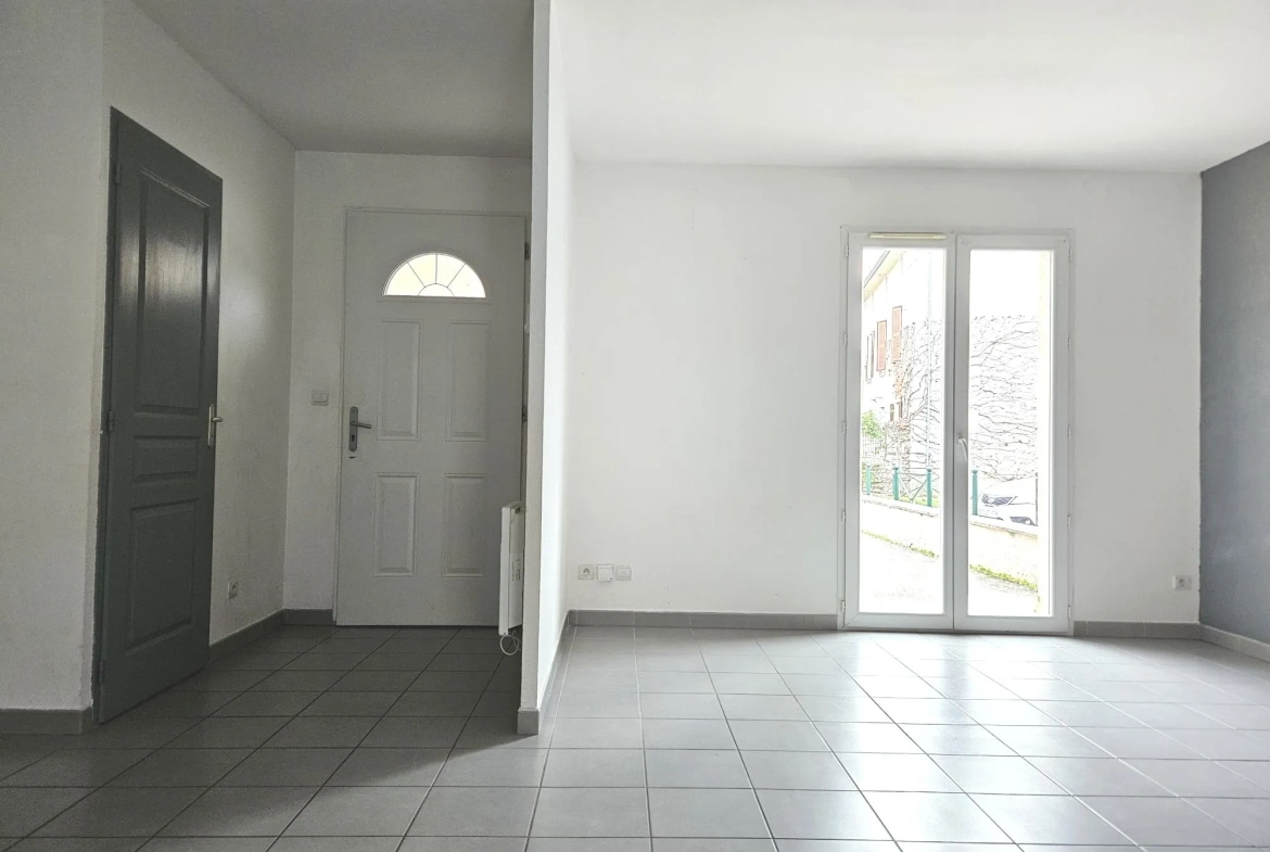 Maison mitoyenne T5 de 99 m² avec extérieur en plein centre de Champier 