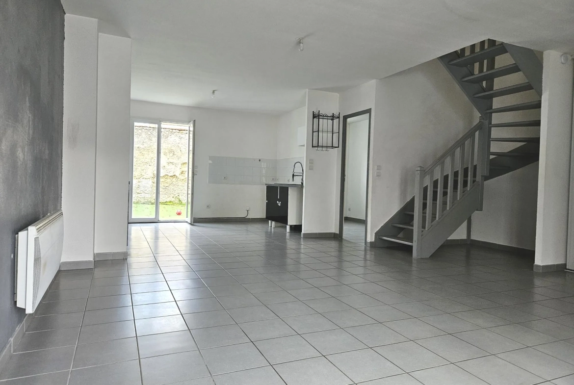 Maison mitoyenne T5 de 99 m² avec extérieur en plein centre de Champier 