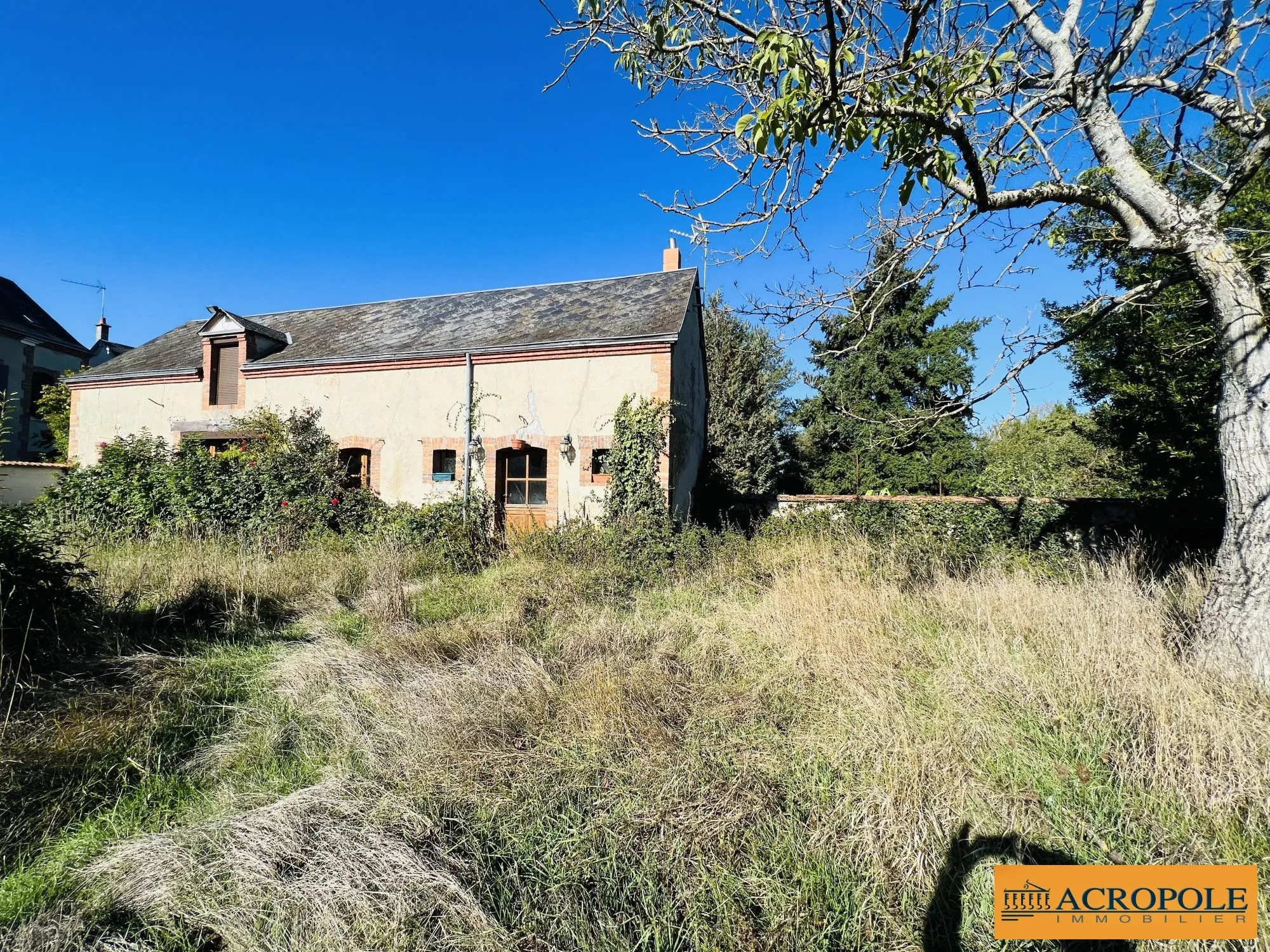 Fermette à restaurer de 58 m² avec terrain de 1000 m² à Argentsur-Sauldre 