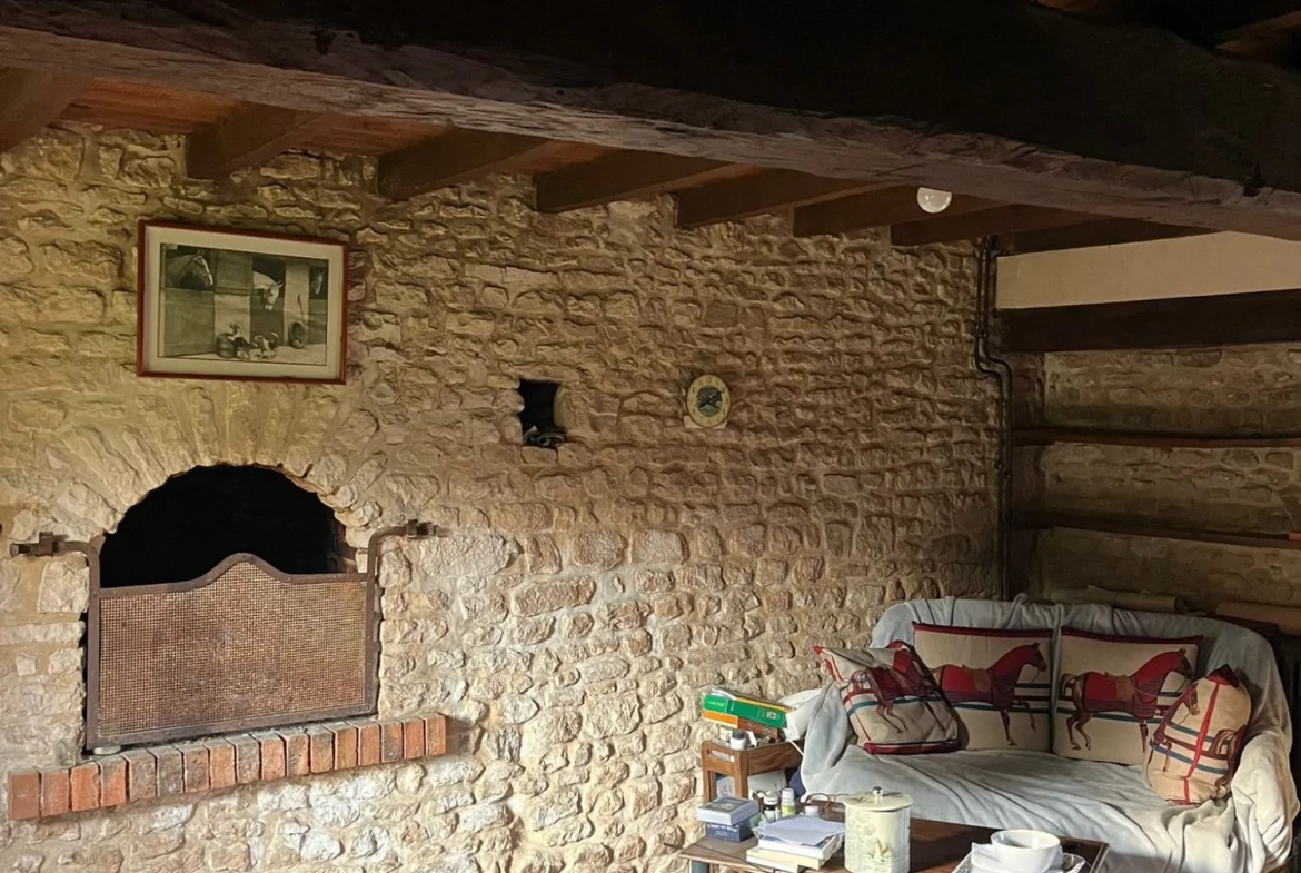 Charmante maison en pierre de 80 m² avec jardin à Argentan 