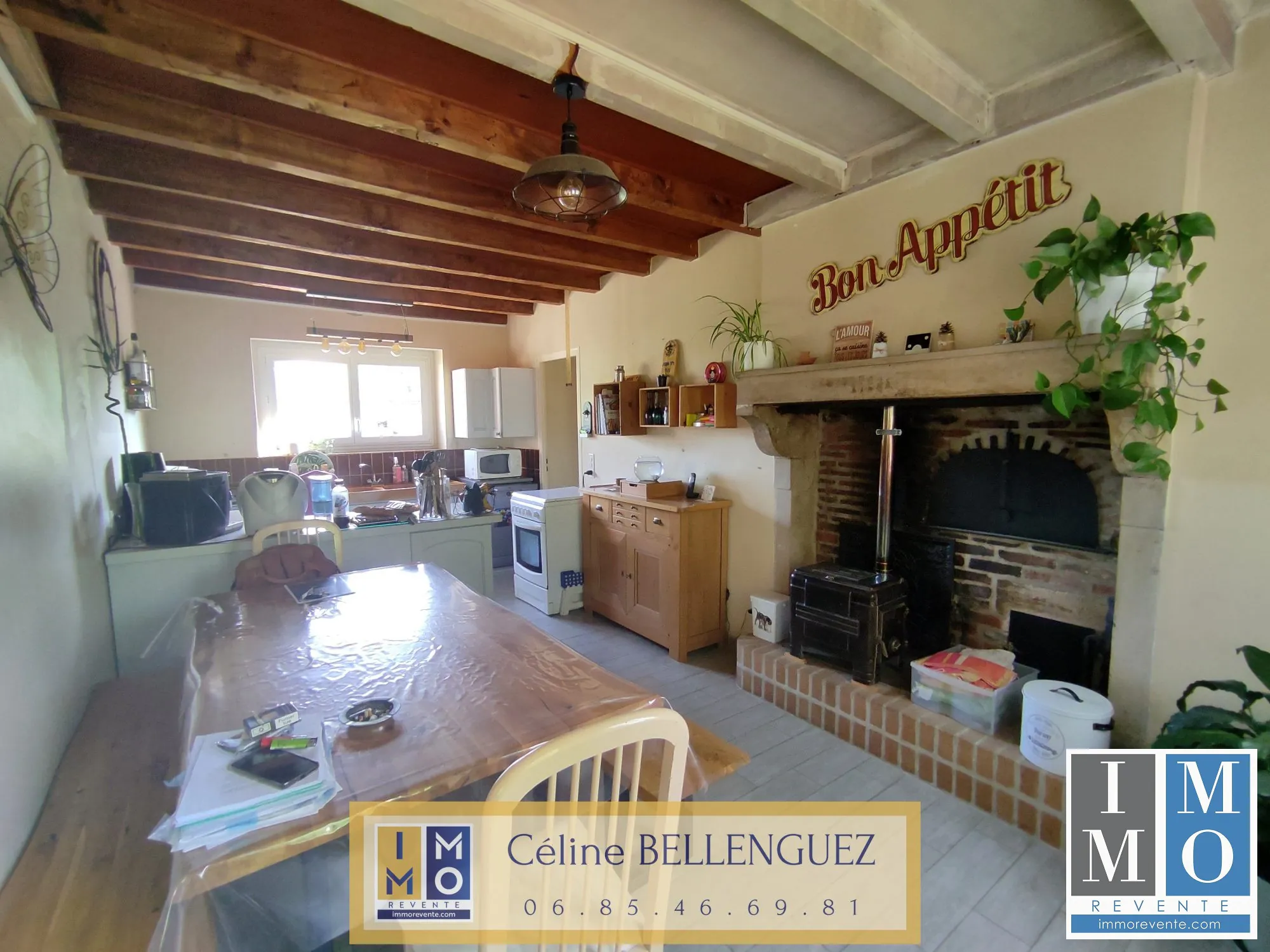 Maison 3 chambres à Villequiers avec terrasse et dépendances 