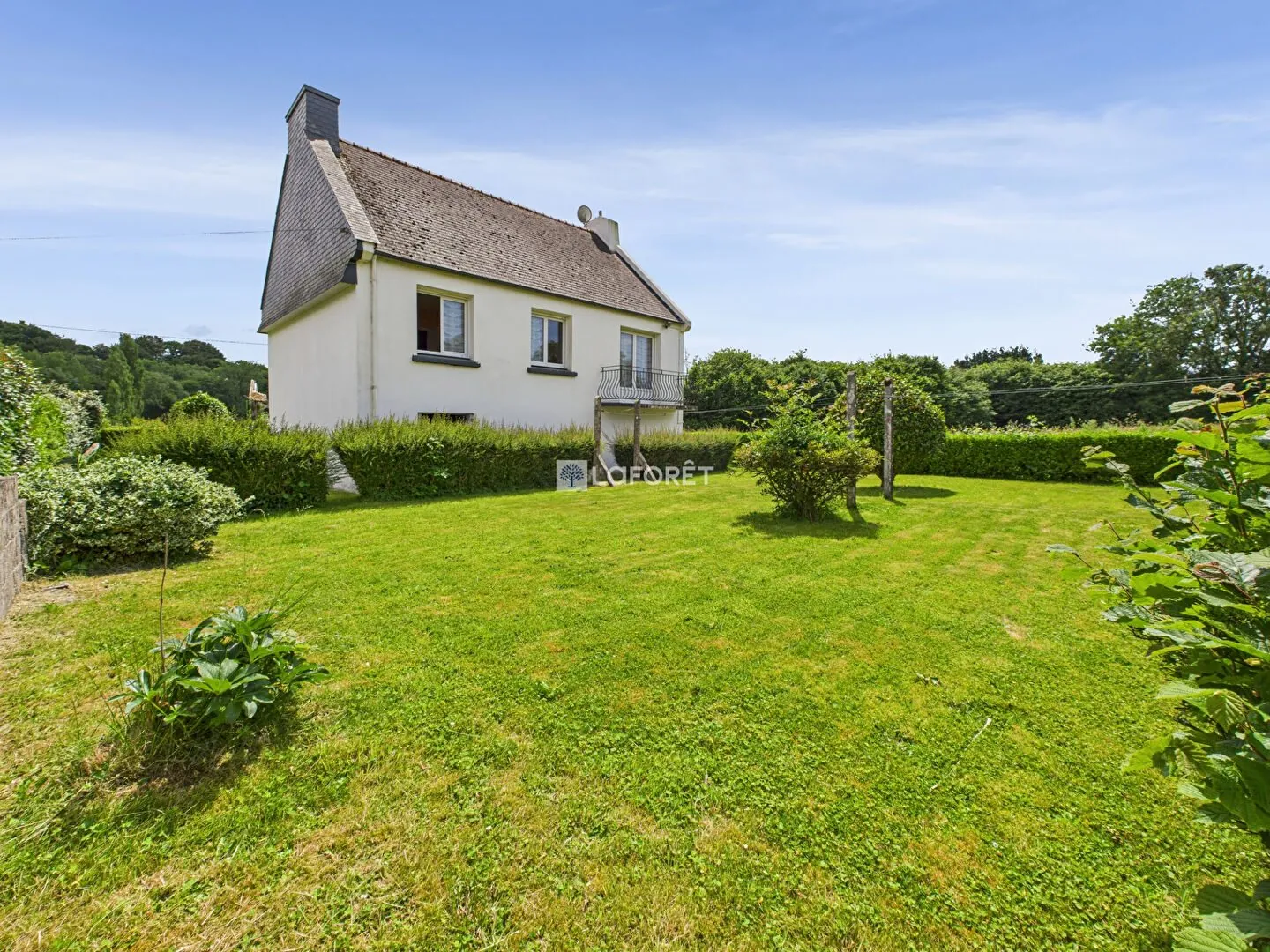 Maison à Edern avec potentiel de rénovation - 3 chambres et sous-sol 