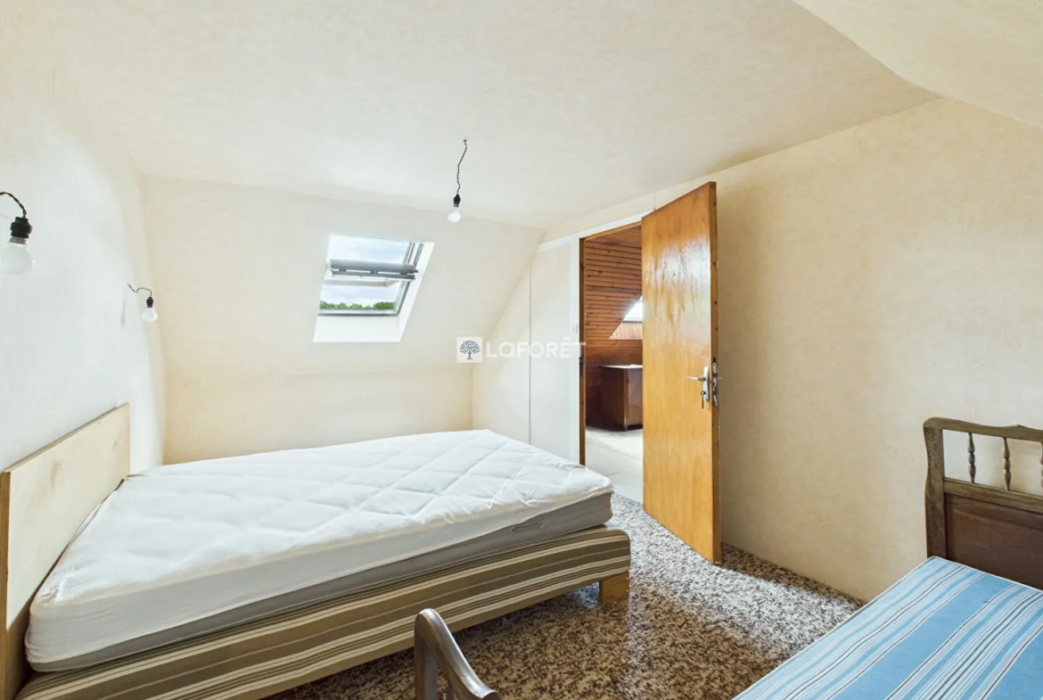 Maison à Edern avec potentiel de rénovation - 3 chambres et sous-sol 