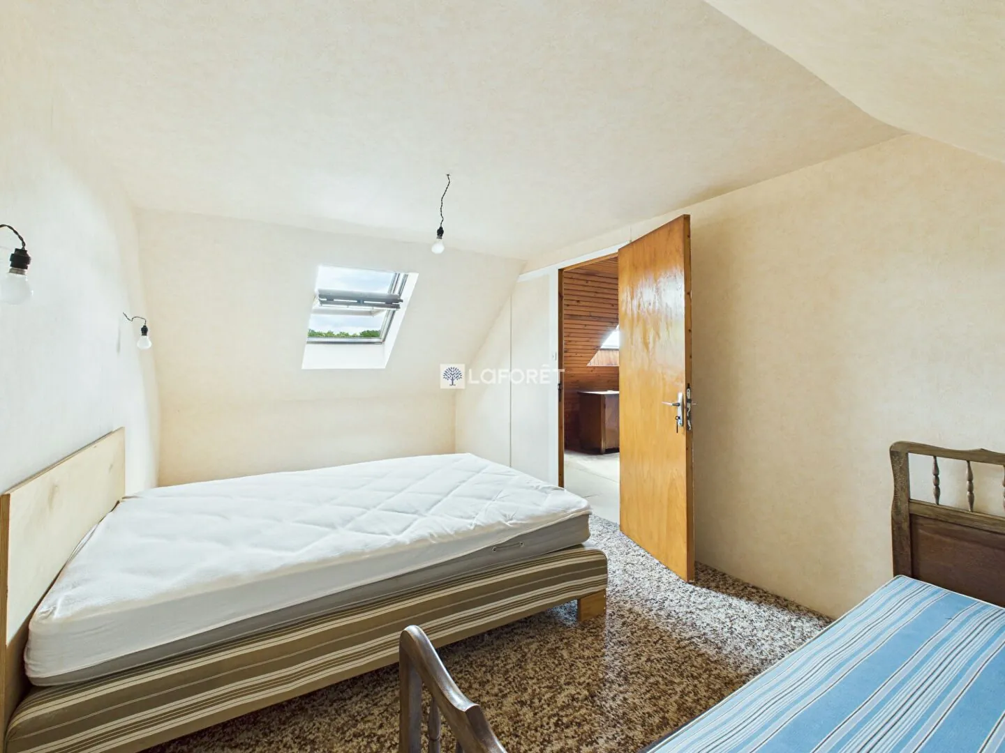 Maison à Edern avec potentiel de rénovation - 3 chambres et sous-sol 