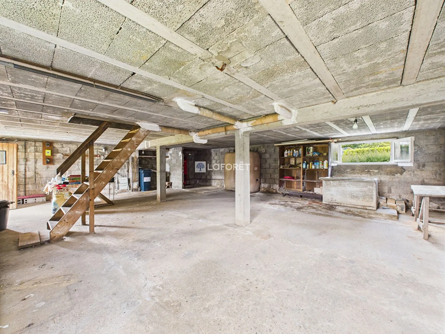 Maison à Edern avec potentiel de rénovation - 3 chambres et sous-sol 