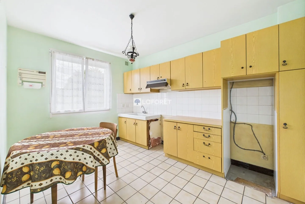 Maison à Edern avec potentiel de rénovation - 3 chambres et sous-sol 