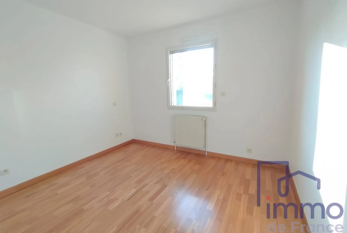 À vendre appartement duplex lumineux à Veauche, 88.65 m² avec 2 chambres et ascenseur 