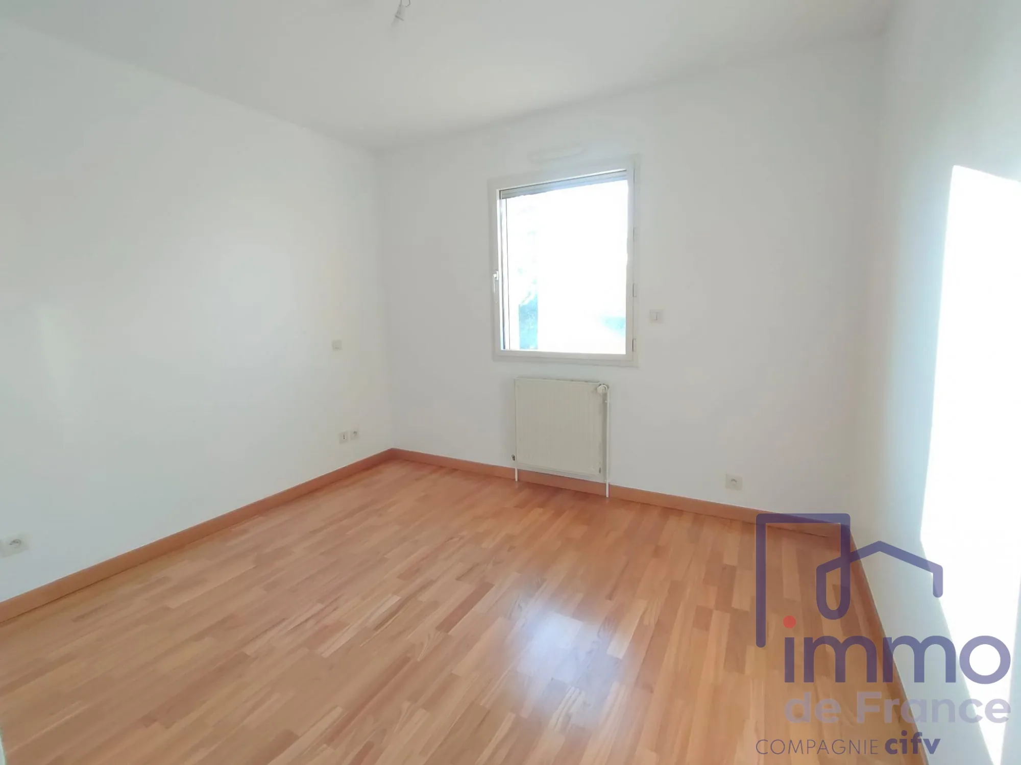 À vendre appartement duplex lumineux à Veauche, 88.65 m² avec 2 chambres et ascenseur 