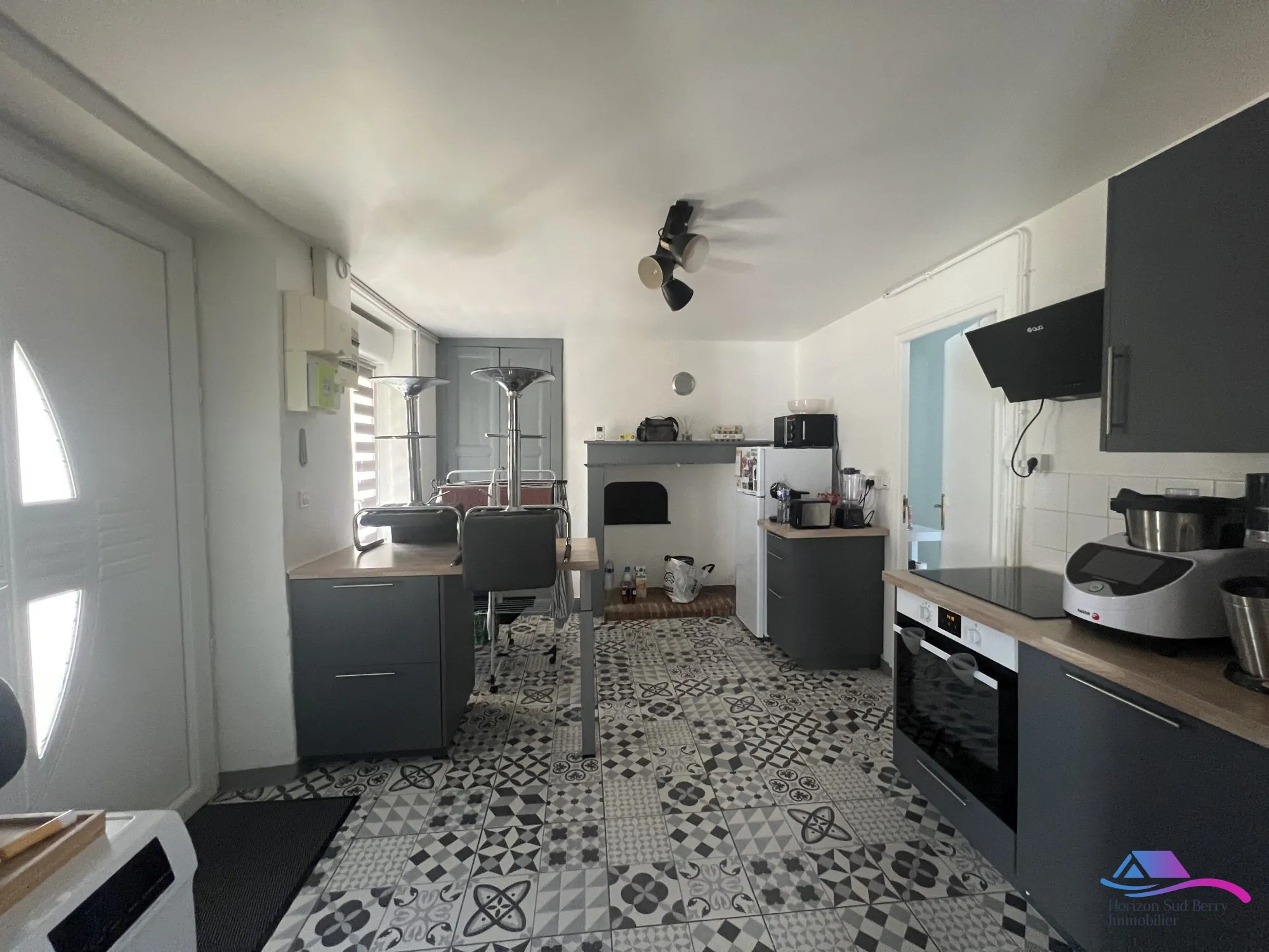 CUISINE Maison rénovée de 74 m² à Châteaumeillant avec grand terrain et dépendance 