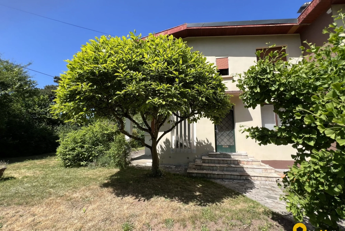 Maison bi-familiale à Oeting avec jardin, terrasse et stationnement proche commodités 