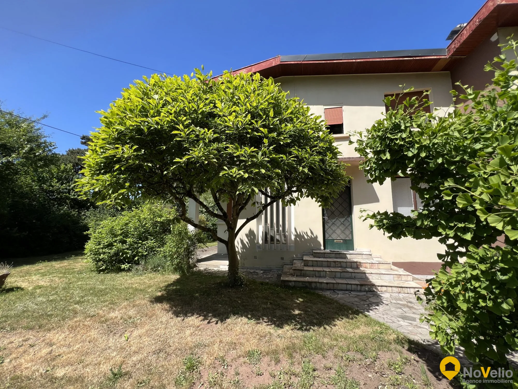 Maison bi-familiale à Oeting avec jardin, terrasse et stationnement proche commodités 