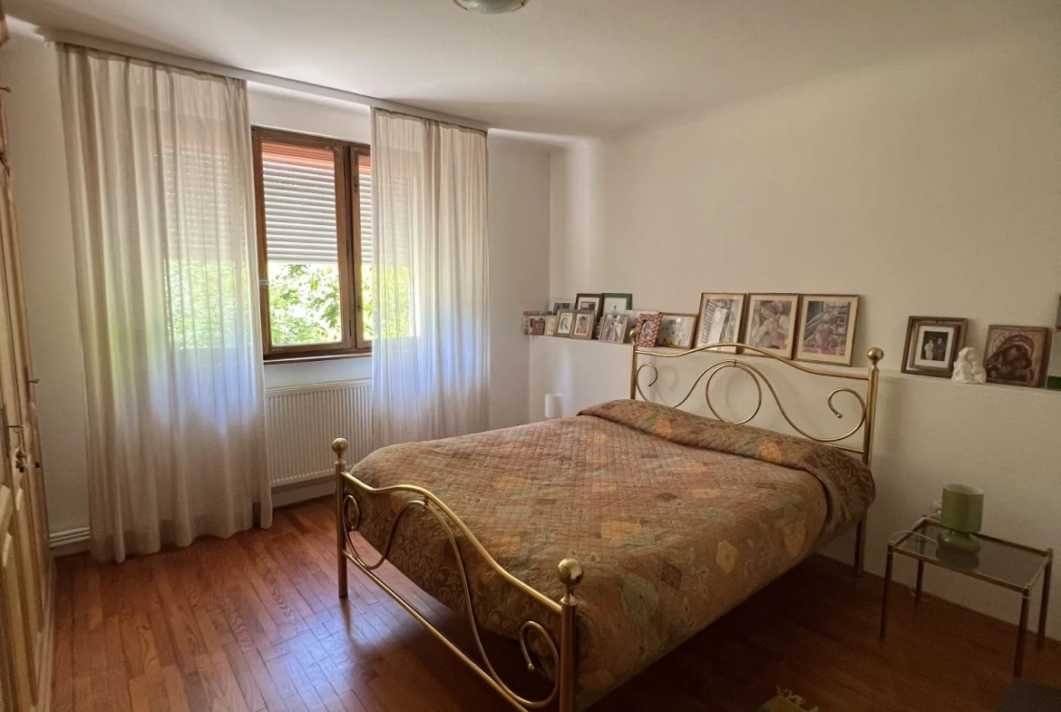 Maison bi-familiale à Oeting avec jardin, terrasse et stationnement proche commodités 