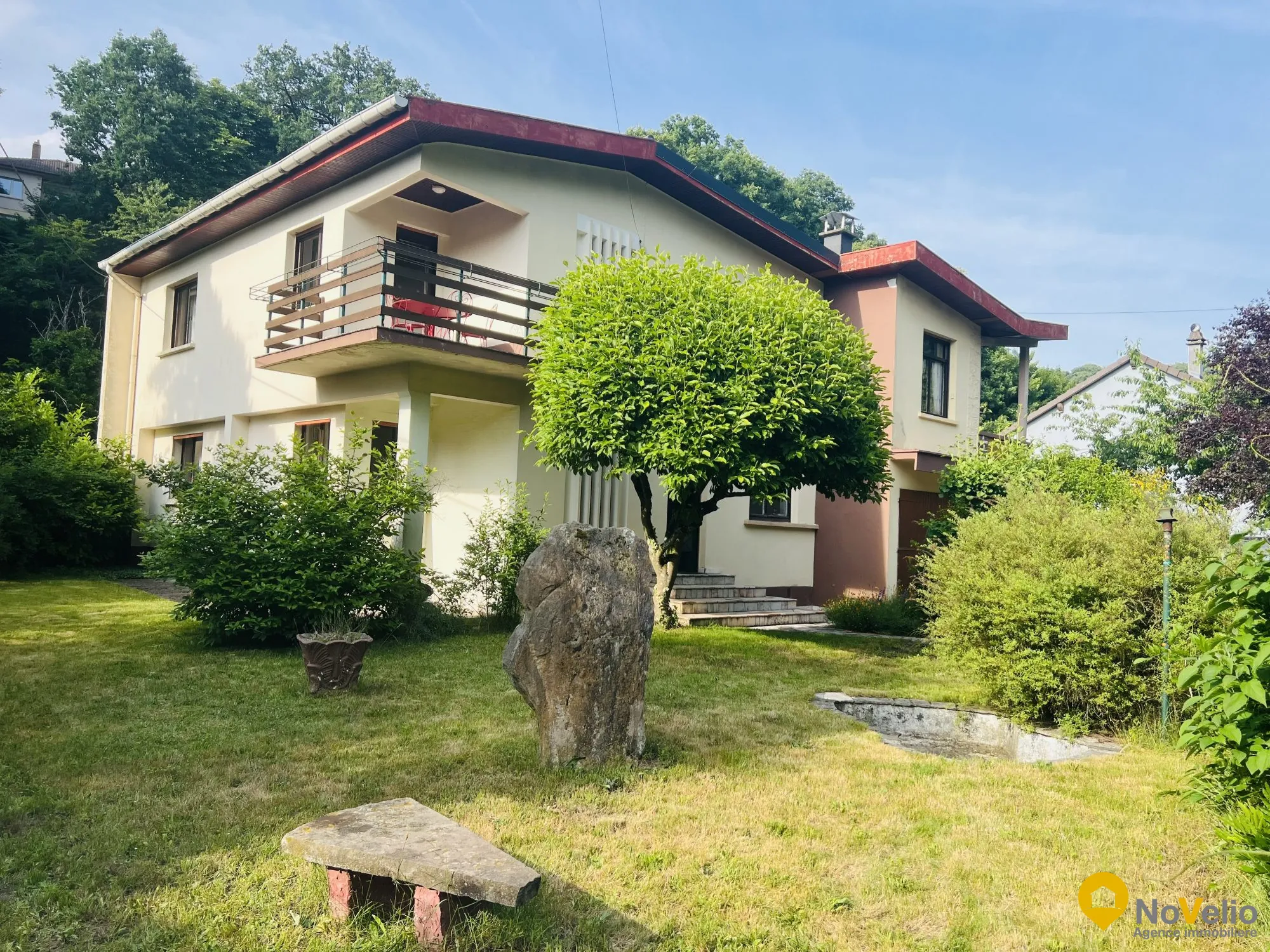 Maison bi-familiale à Oeting avec jardin, terrasse et stationnement proche commodités 
