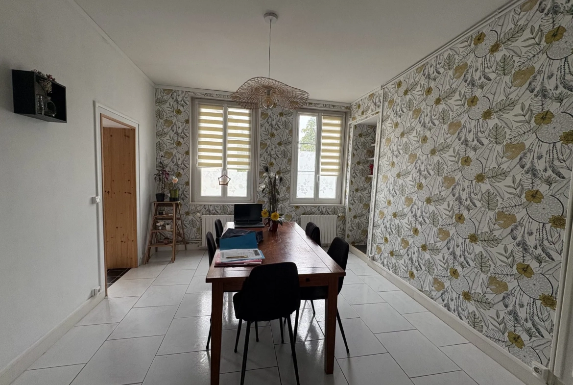 Maison rénovée à vendre à Livarot-Pays-d'Auge avec jardin et garage 