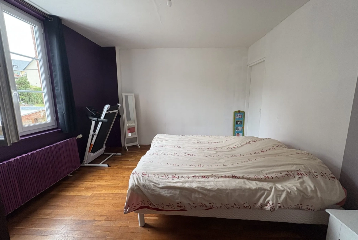 Maison rénovée à vendre à Livarot-Pays-d'Auge avec jardin et garage 