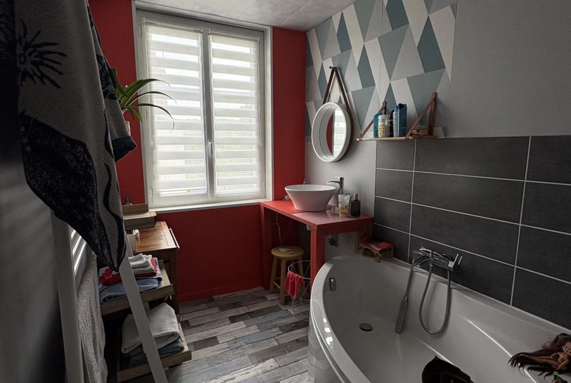 Maison rénovée à vendre à Livarot-Pays-d'Auge avec jardin et garage 