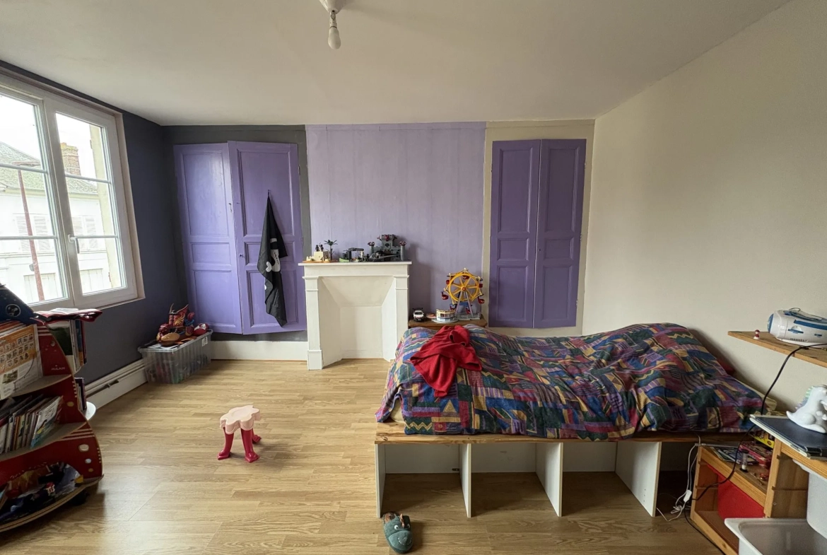Maison rénovée à vendre à Livarot-Pays-d'Auge avec jardin et garage 