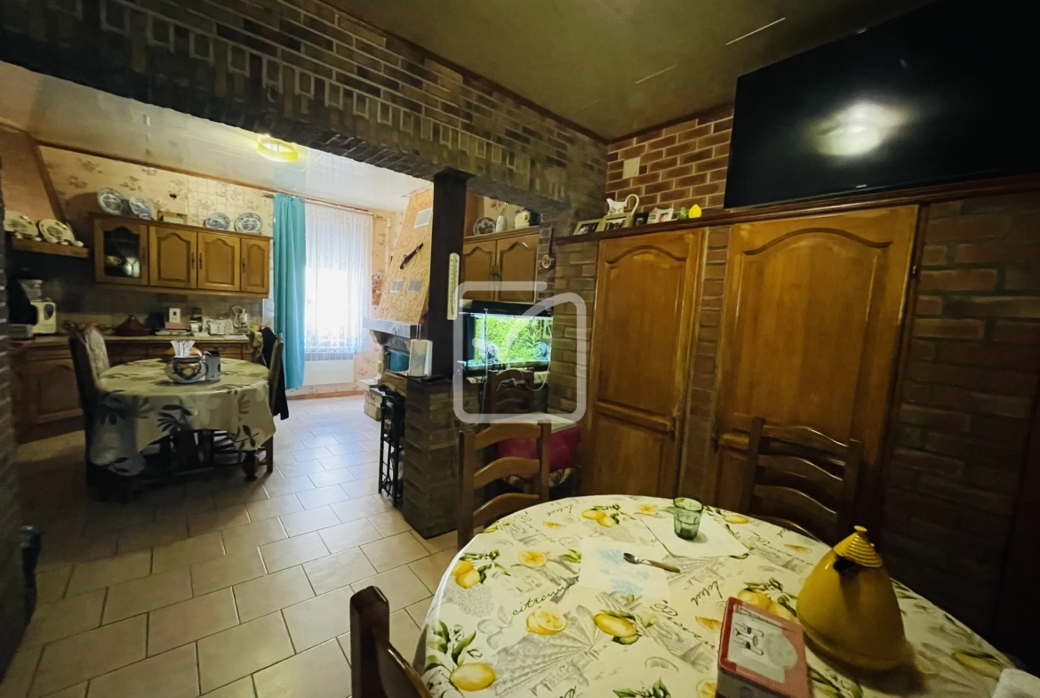 Belle maison familiale à Feignies avec grand terrain et proches commodités 