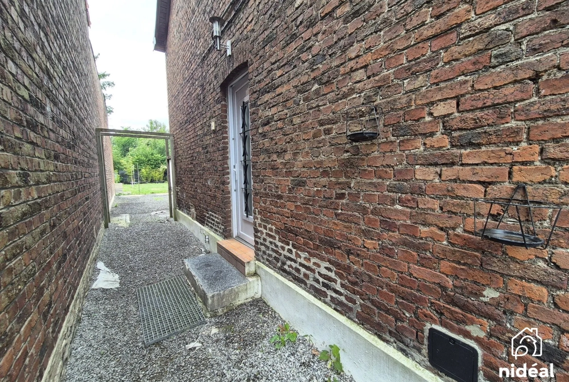 Maison semi-individuelle à vendre à Aulnoye-Aymeries de 62 m² avec terrain clôturé 