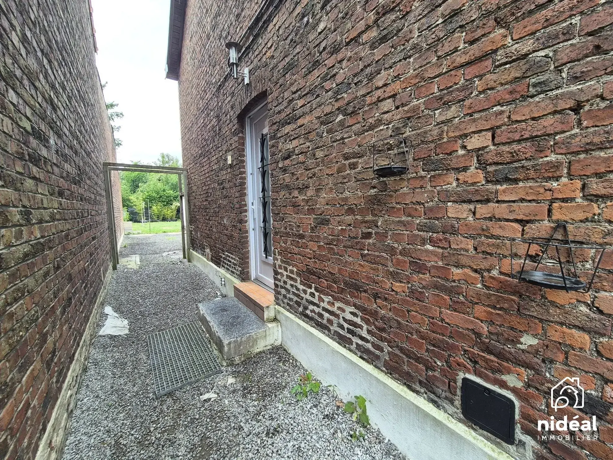 Maison semi-individuelle à vendre à Aulnoye-Aymeries de 62 m² avec terrain clôturé 