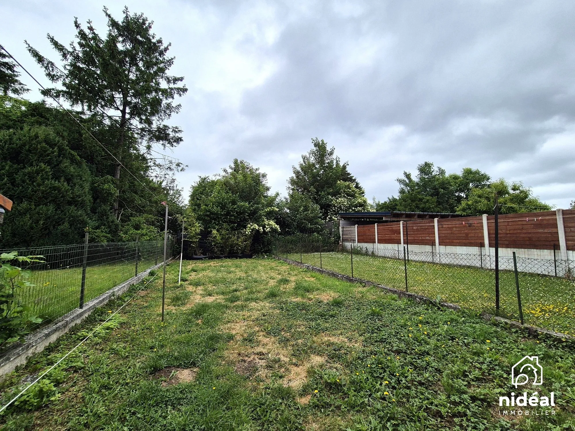 Maison semi-individuelle à vendre à Aulnoye-Aymeries de 62 m² avec terrain clôturé 