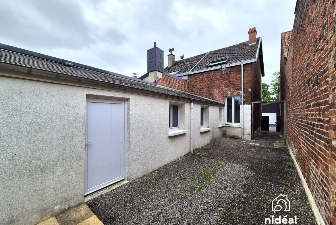 Maison semi-individuelle à vendre à Aulnoye-Aymeries de 62 m² avec terrain clôturé 