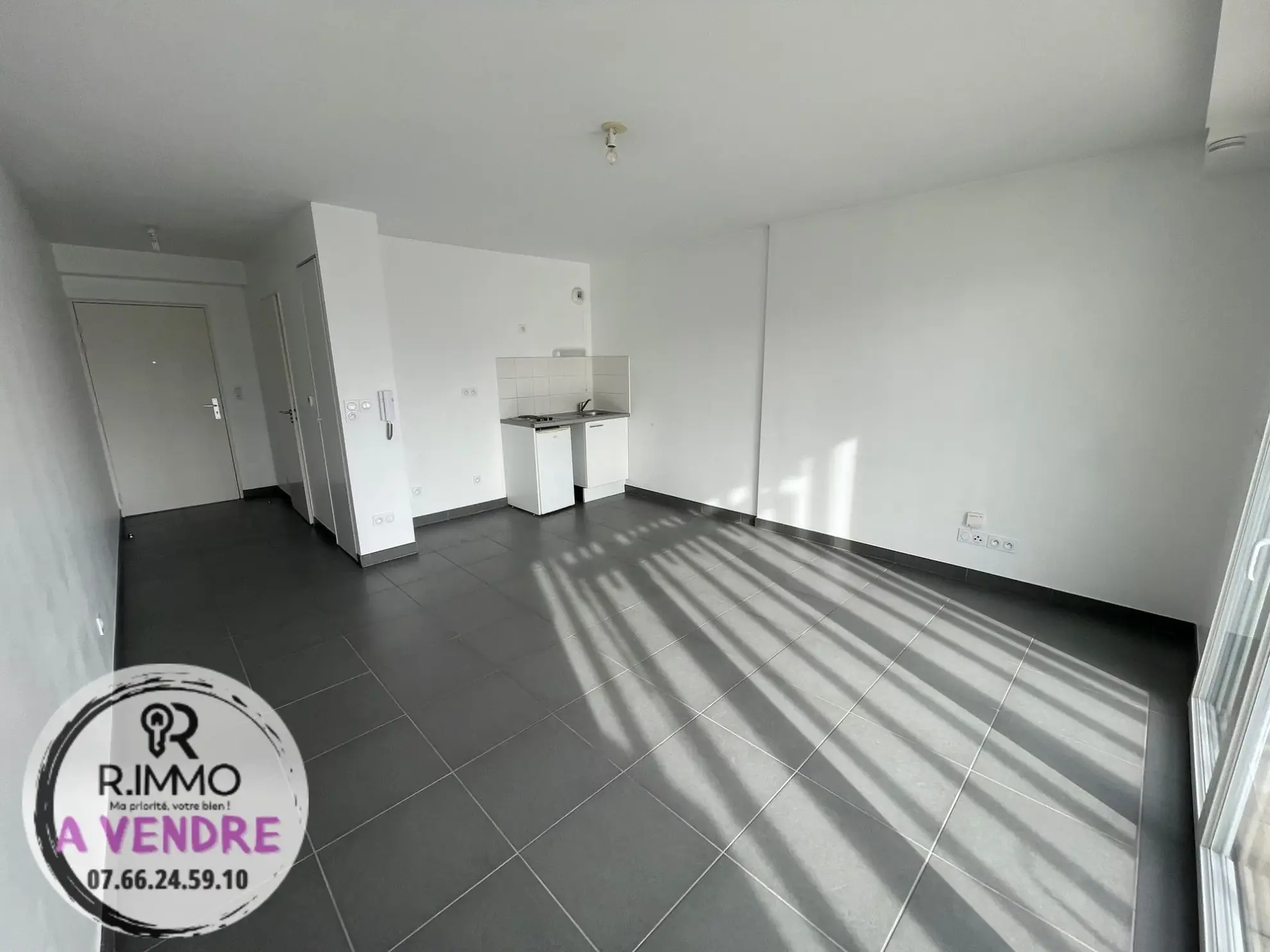 A vendre T1 avec terrasse ensoleillée à Montpellier – 30 m²résidence sécurisée 