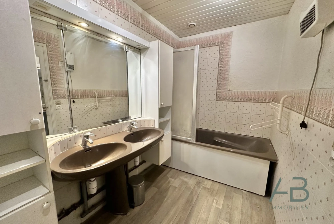 A vendre à Lille Wazemmes, bel appartement T3 lumineux de 71 m² 