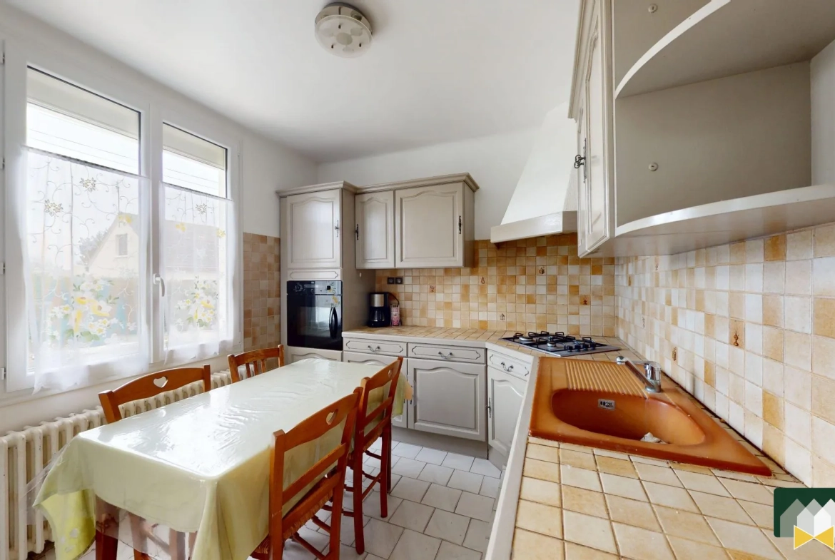 Maison familiale avec sous-sol et garages à Champhol, parfait premier achat 