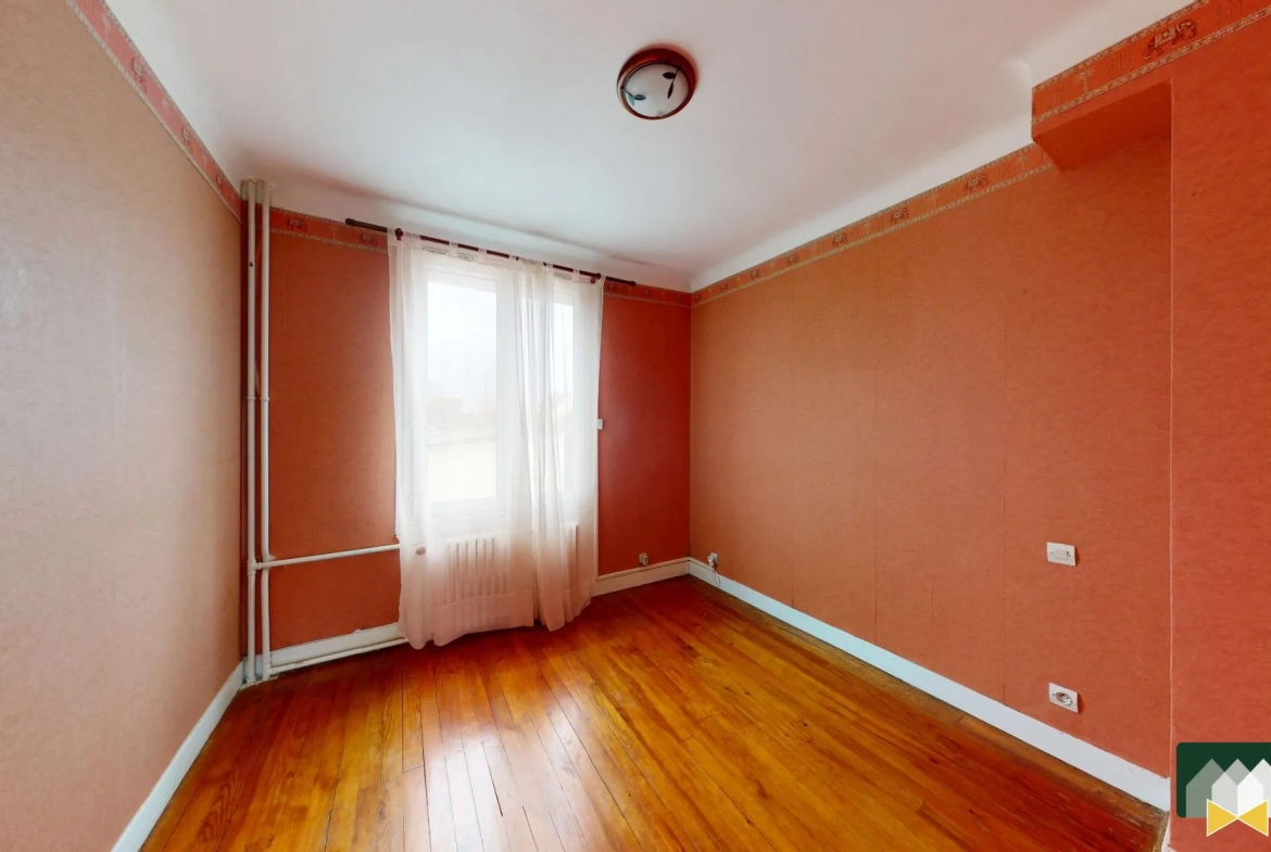 Maison familiale avec sous-sol et garages à Champhol, parfait premier achat 