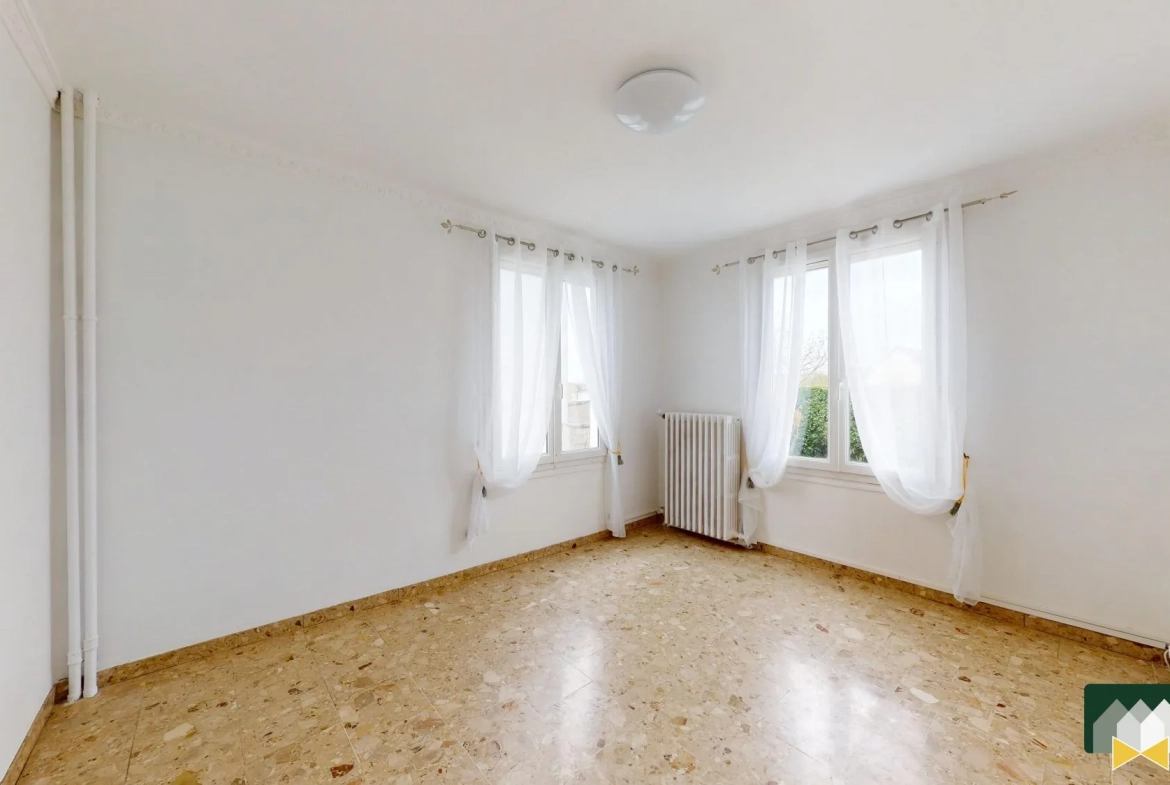 Maison familiale avec sous-sol et garages à Champhol, parfait premier achat 