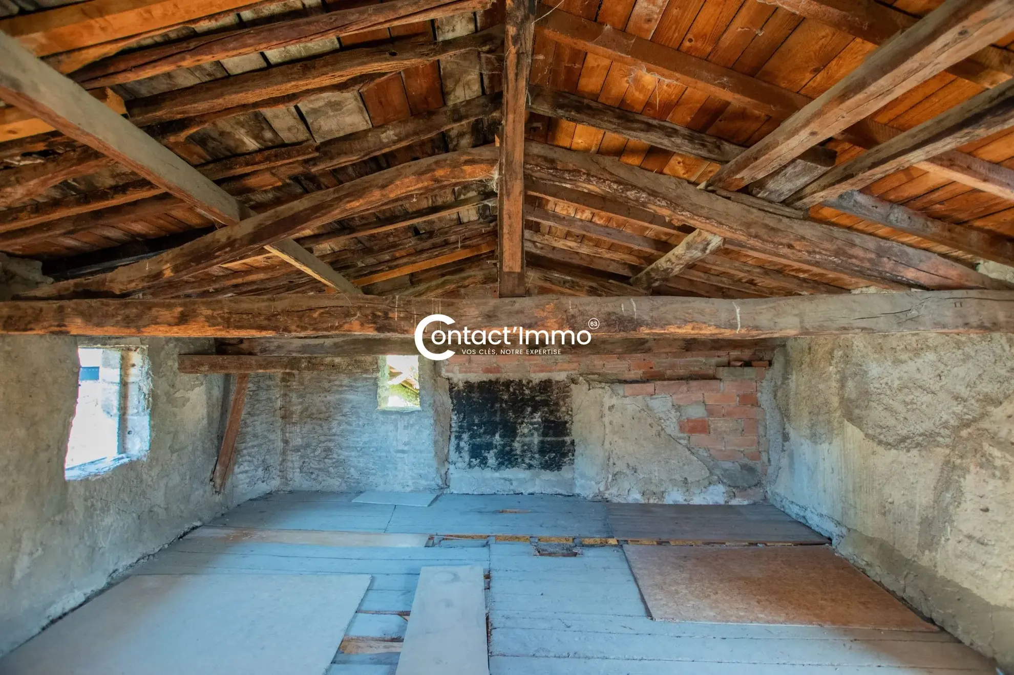 Grange viabilisée à transformer en maison à Billom - Potentiel 90m² 