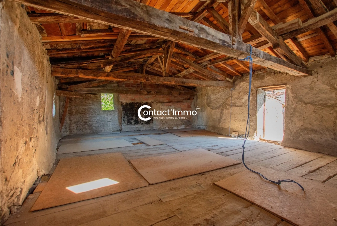 Grange viabilisée à transformer en maison à Billom - Potentiel 90m² 
